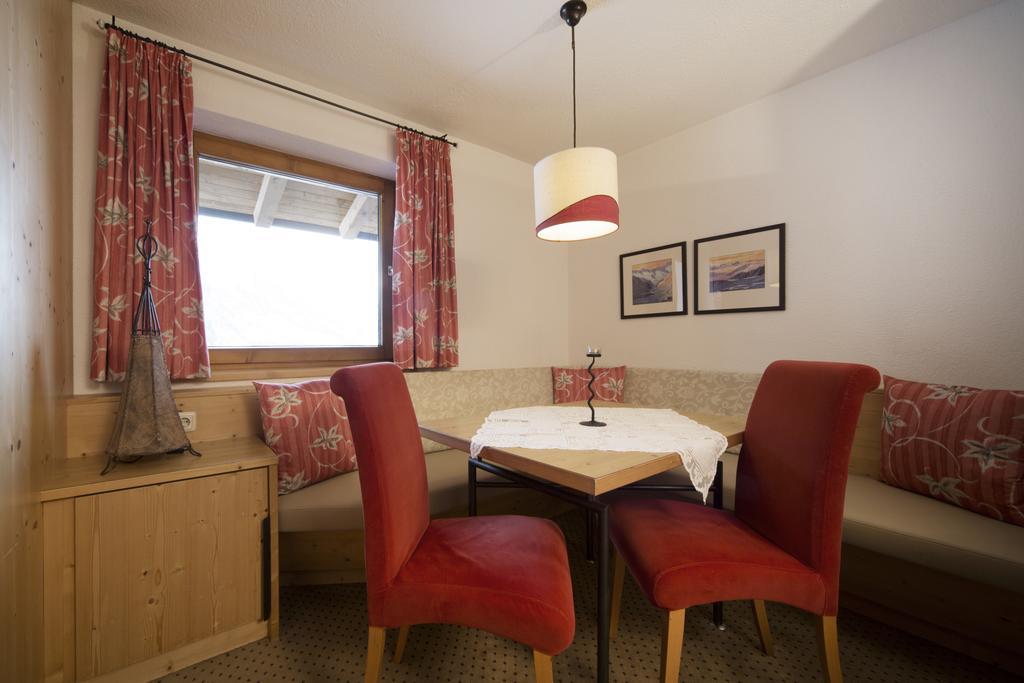 Schoenblick - Gurgl B&B Obergurgl Ruang foto
